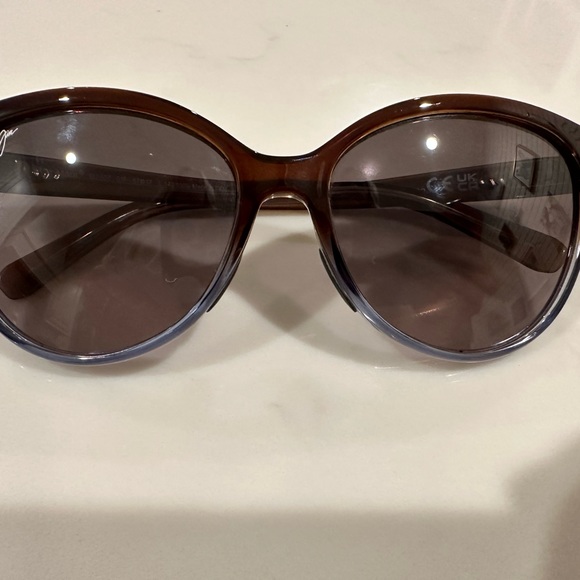 Maui Jim - HONI
Polarized Cat Eye Sunglasses - Picture 4 of 8